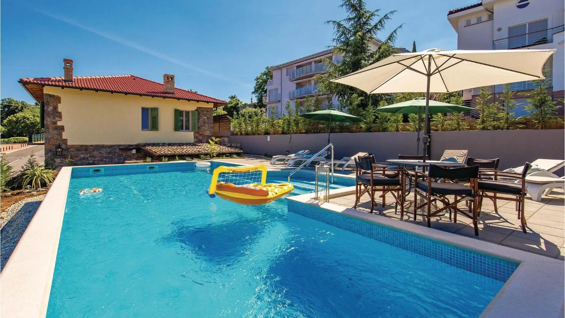 Amazing Home In Icici With Outdoor Swimming Pool 0*,